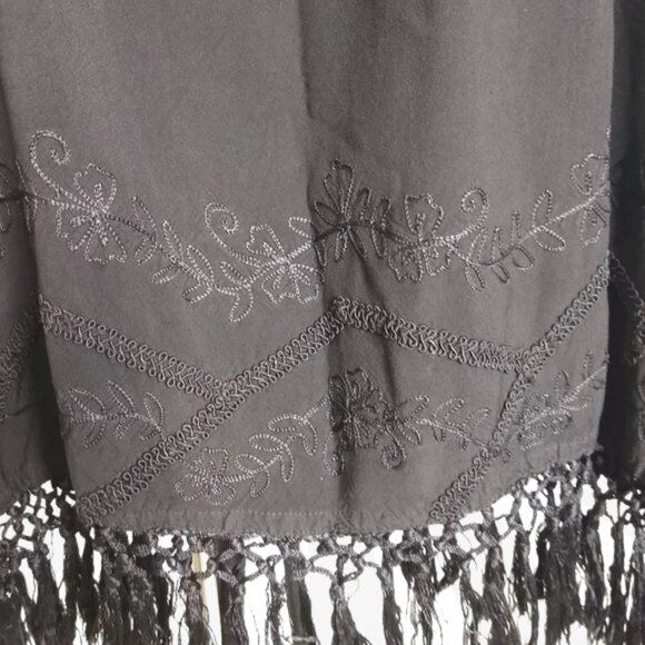 Fabulous Black Embroidered Fringe Scoop Neck Cropped Pullover Tank Top Size M - Picture 7 of 7